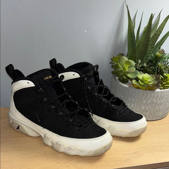 Nike Air Jordan 9 Retro 7Y (fits women’s 8.5/9) - Picture 1 of 10